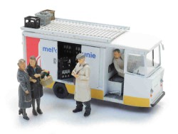 5870049_Melkmannen+klanten_40-70+spijstaal_scene_LR
