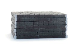 387.621_Stapel_briketten_Depot_R_LR