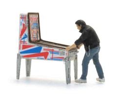 387.694_Flipperkast_met_figuur_L_LR