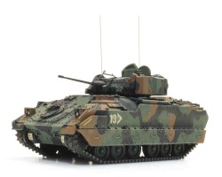 6870716_US_M2A2_Bradley_f_LR